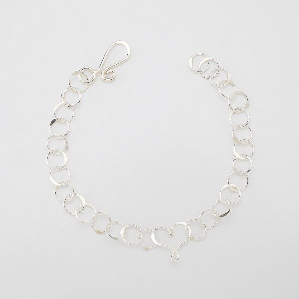 H9: Circle Bracelet With Karsin Heart in the Middle