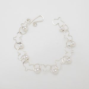 H12: Dainty Jenni K Heart With Beads Bracelet